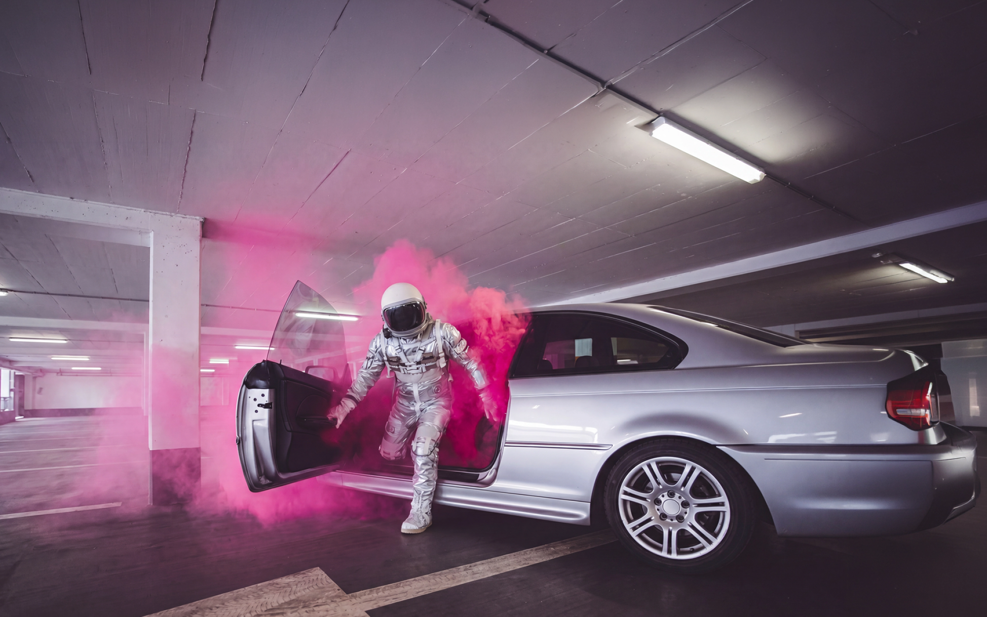 Ambition Astronaut steigt aus Auto
